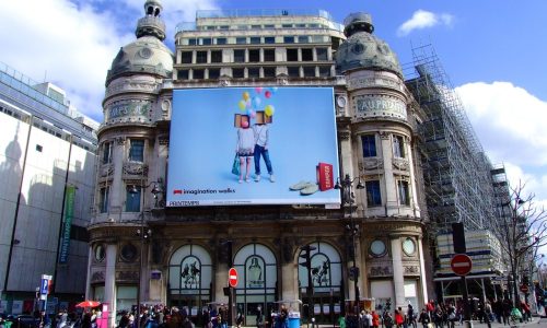 Iklan Efektif: Pengertian, Karakteristik & Strategi Membuatnya